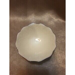Lenox Cottage Ivory & Silver Rim Porcelain Leaves Nut Candy Dish Bowl